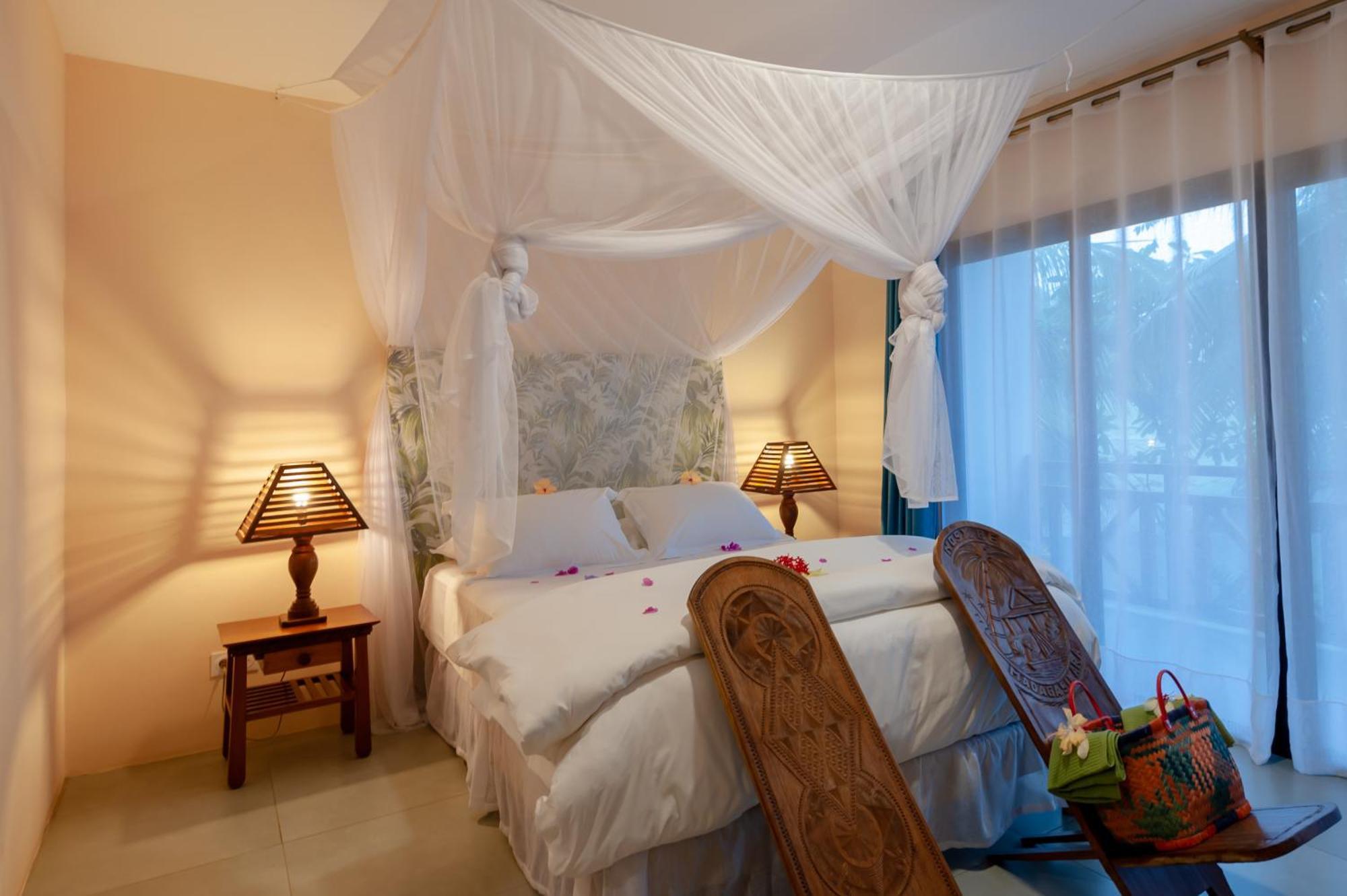 Nosy Be Hotel & Spa Ambondrona  Exterior photo