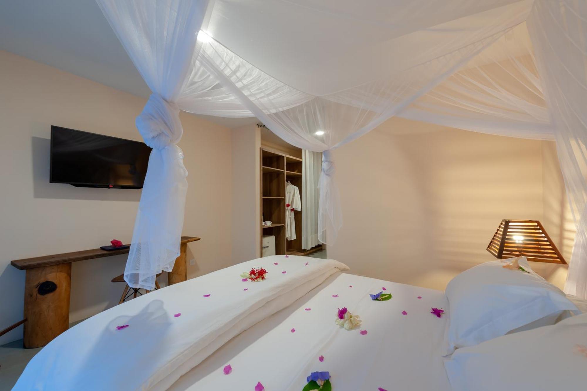 Nosy Be Hotel & Spa Ambondrona  Exterior photo